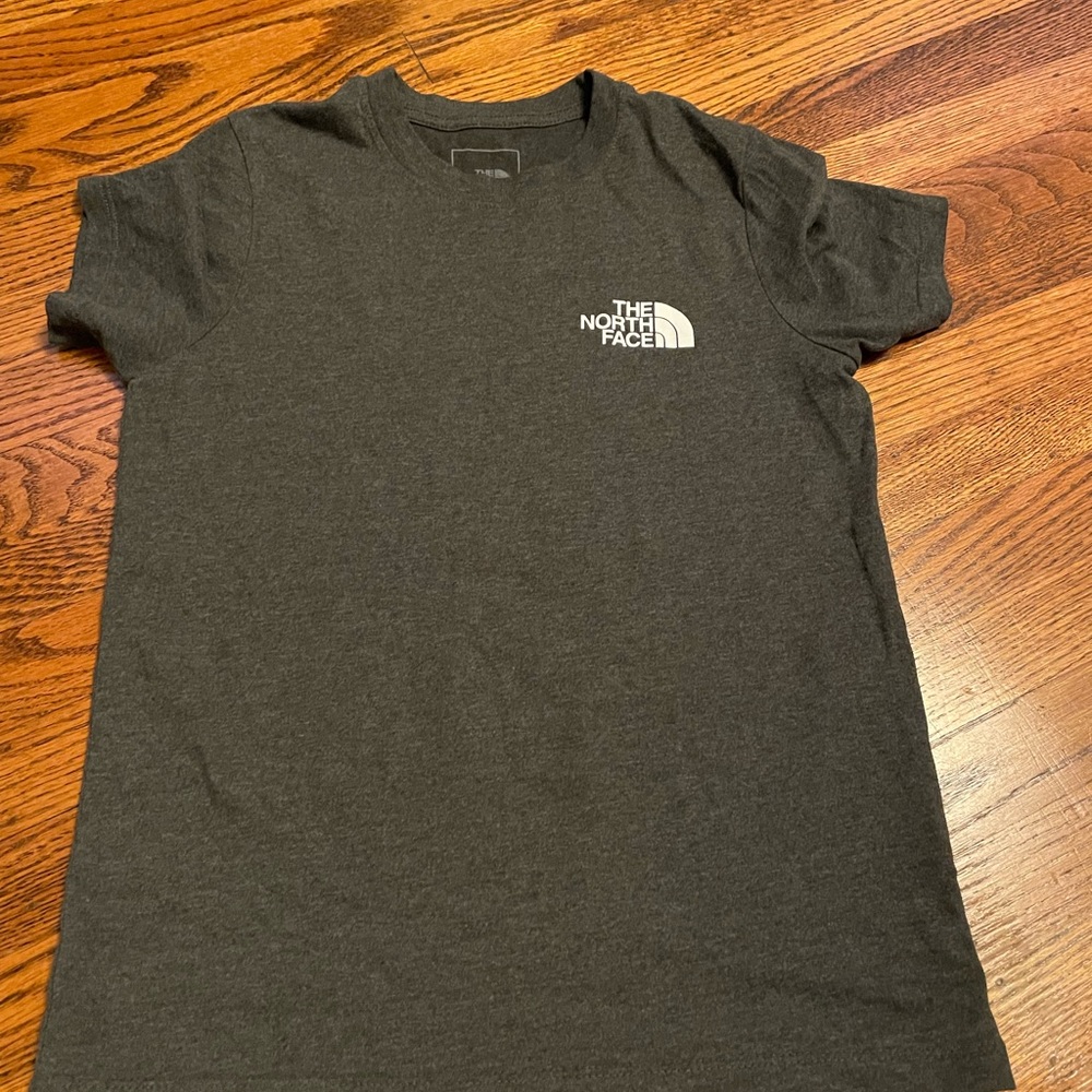 Gray North face t-shirt